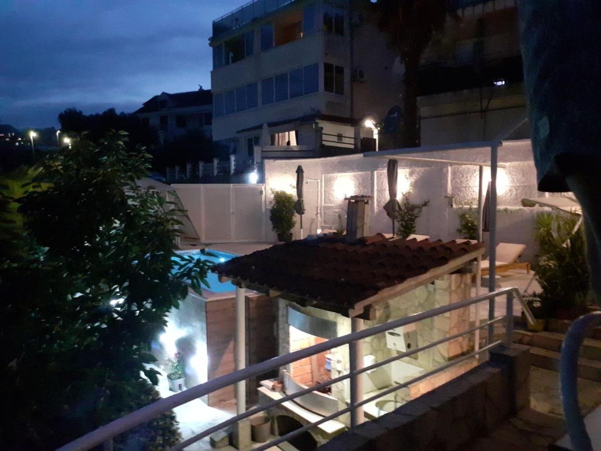 Al Mare Apartment Igalo Ngoại thất bức ảnh