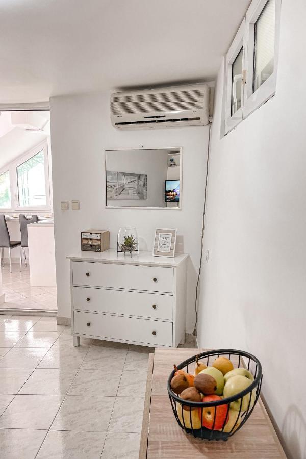 Al Mare Apartment Igalo Ngoại thất bức ảnh