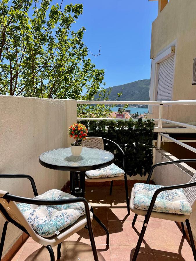 Al Mare Apartment Igalo Ngoại thất bức ảnh