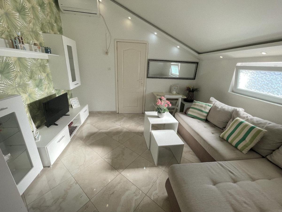 Al Mare Apartment Igalo Ngoại thất bức ảnh
