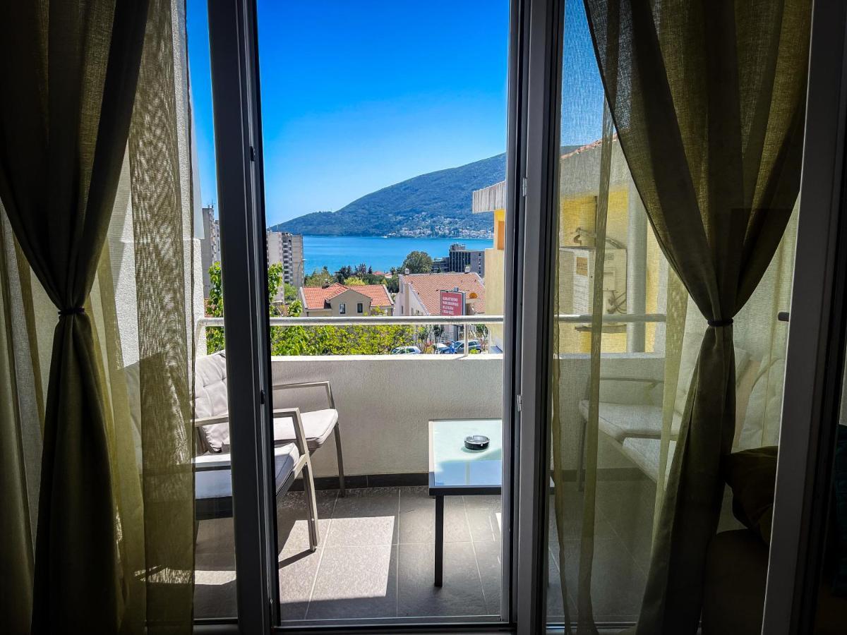 Al Mare Apartment Igalo Ngoại thất bức ảnh