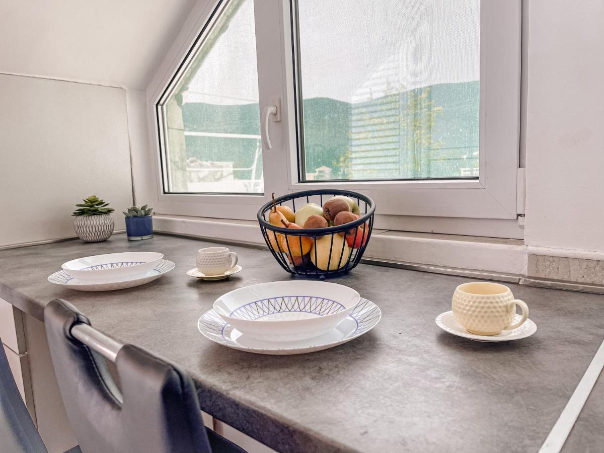 Al Mare Apartment Igalo Ngoại thất bức ảnh