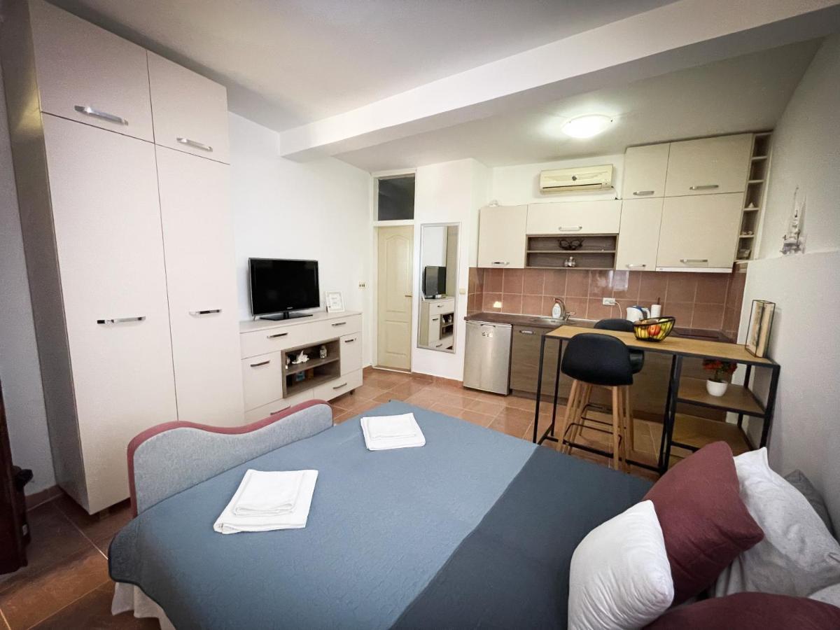 Al Mare Apartment Igalo Ngoại thất bức ảnh
