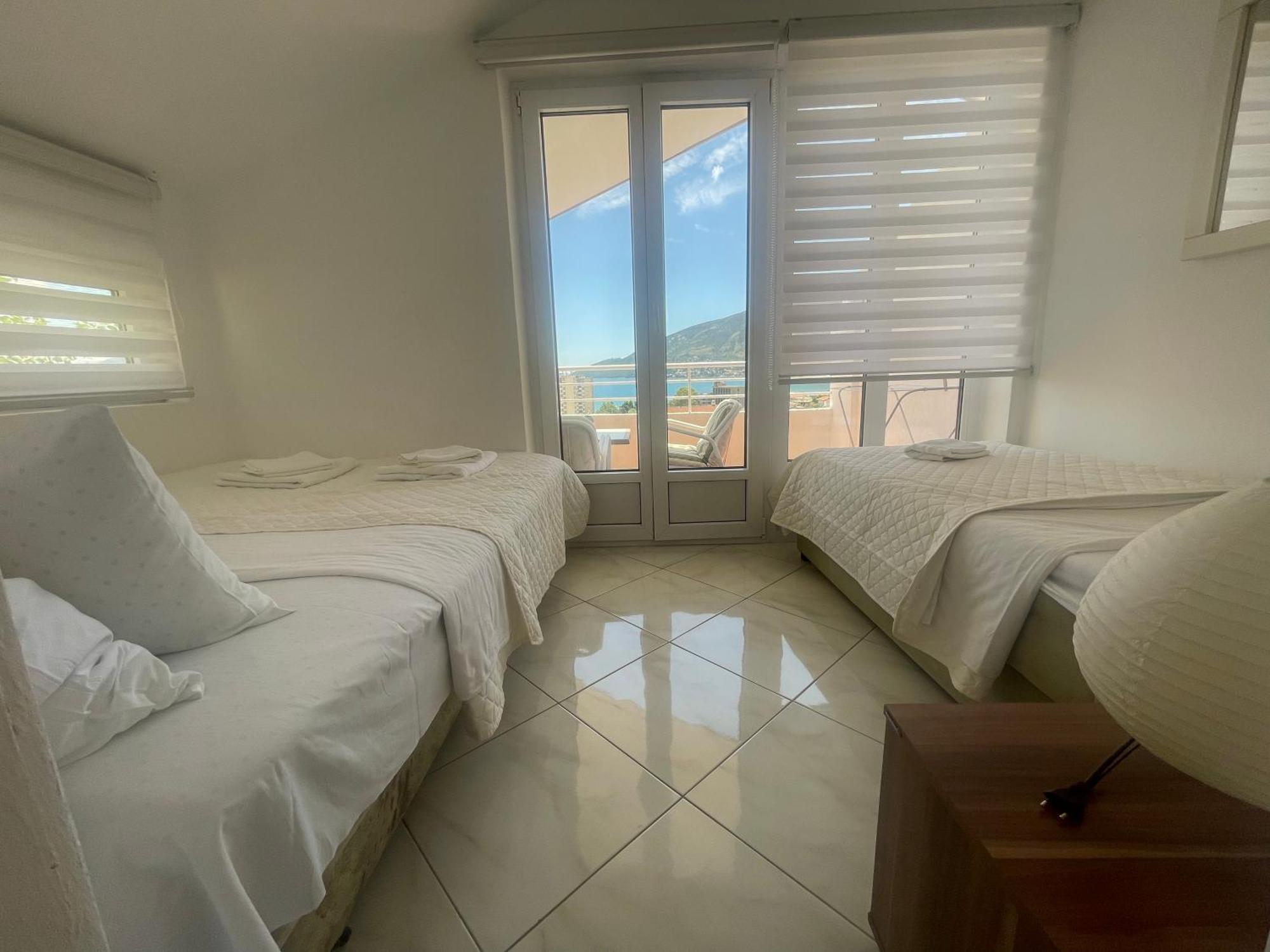 Al Mare Apartment Igalo Ngoại thất bức ảnh